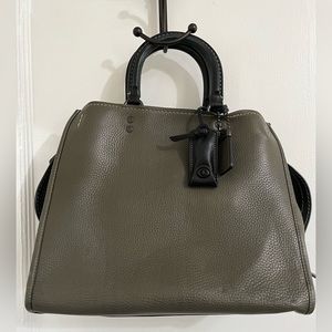 Coach Rogue 25